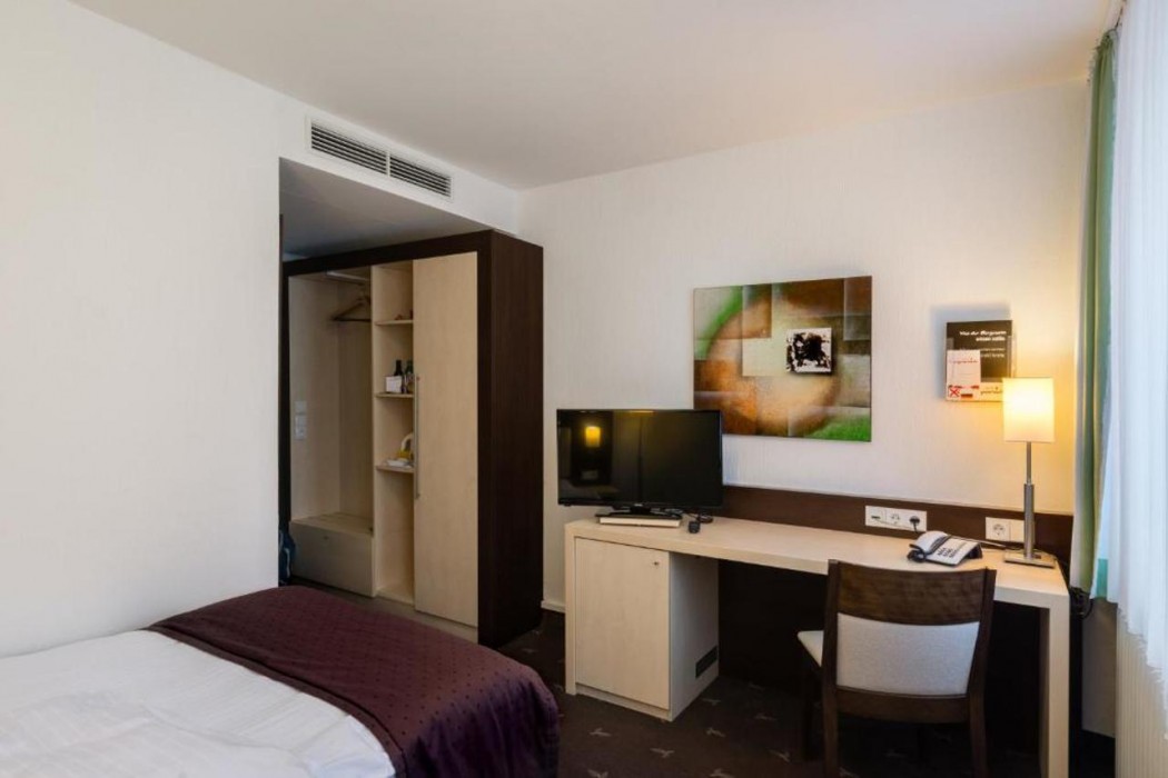 Hotel Esplanade Dortmund 11/68
