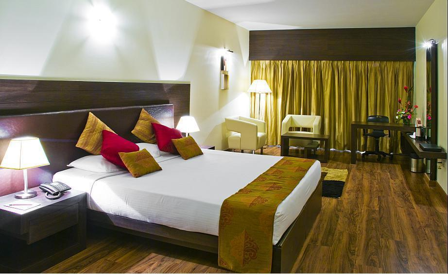 Zip by Spree Hotels at the Woodrose 11/26