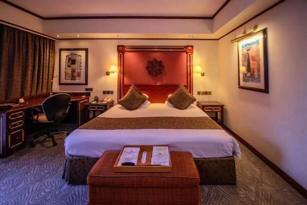 Kampala Serena Hotel 12/60
