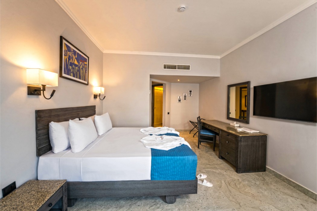 Invidia Coral Beach Tiran 39/137