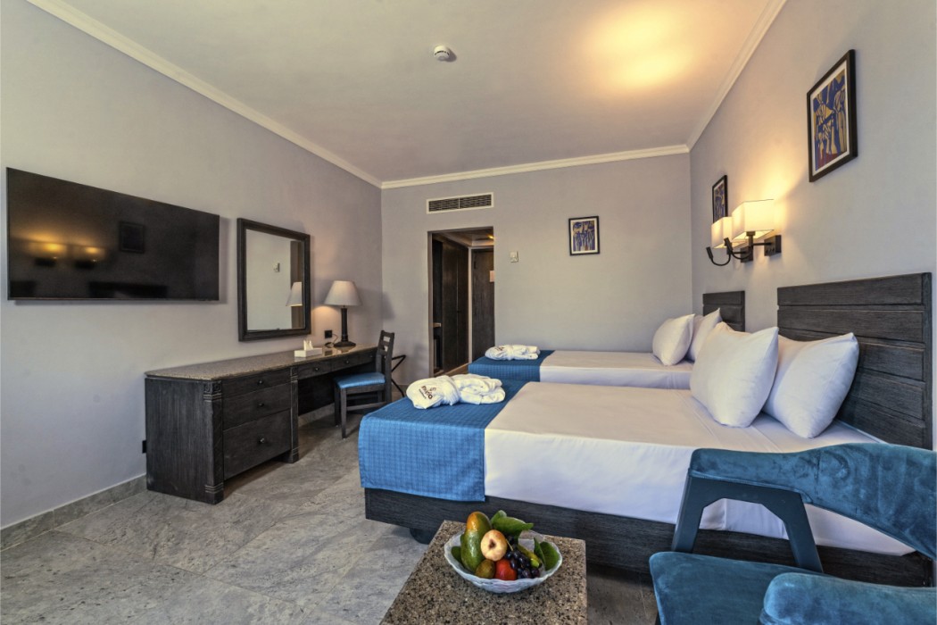 Invidia Coral Beach Tiran 24/137