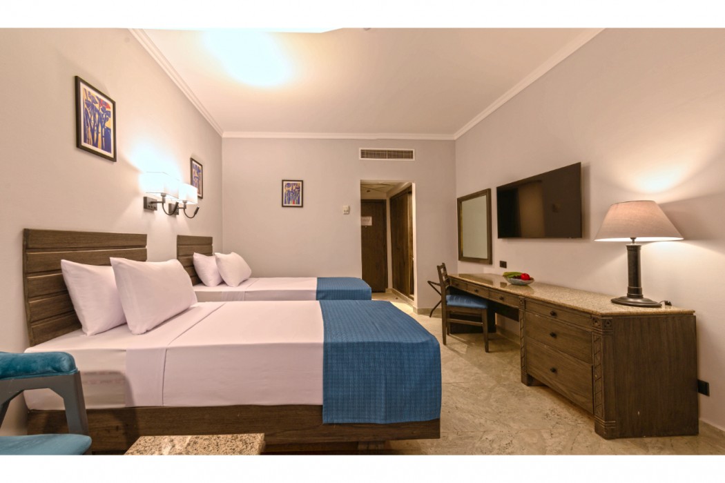 Invidia Coral Beach Tiran 35/137
