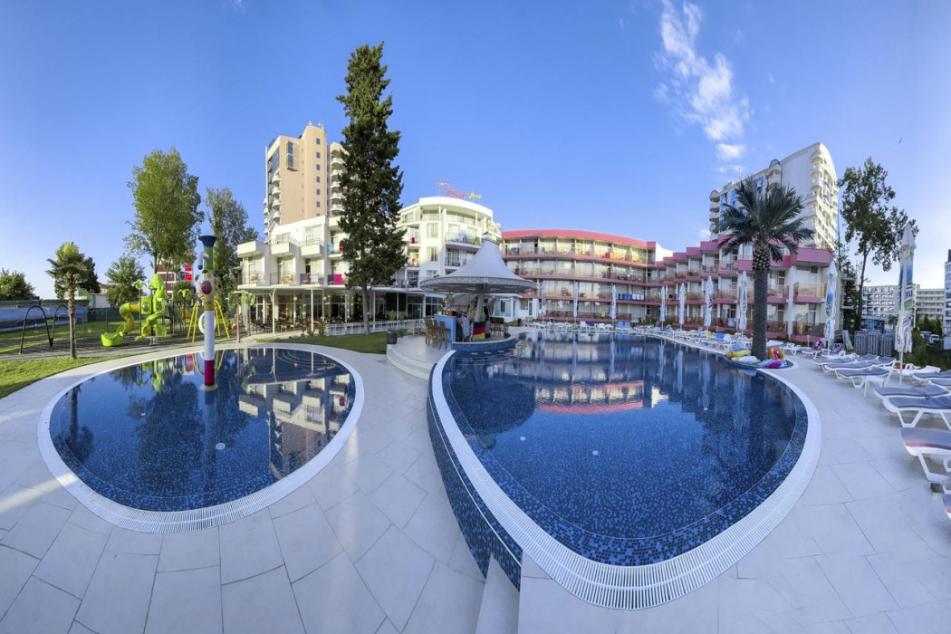 Flamingo Beach Hotel 40/63