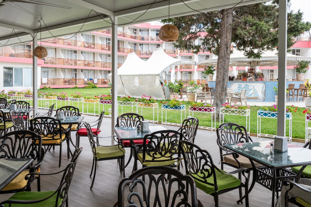 Flamingo Beach Hotel 39/63