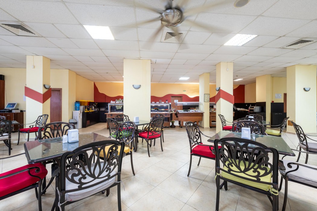 Flamingo Beach Hotel 32/63