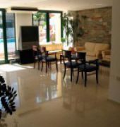 Elmi Suites 8/55