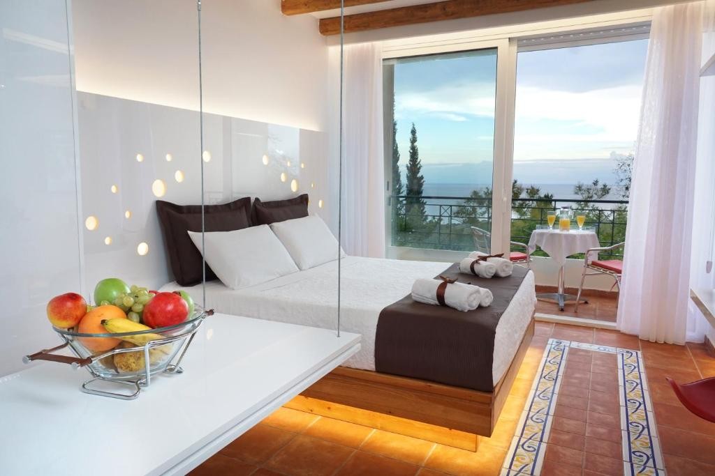Felix Residence 11/66