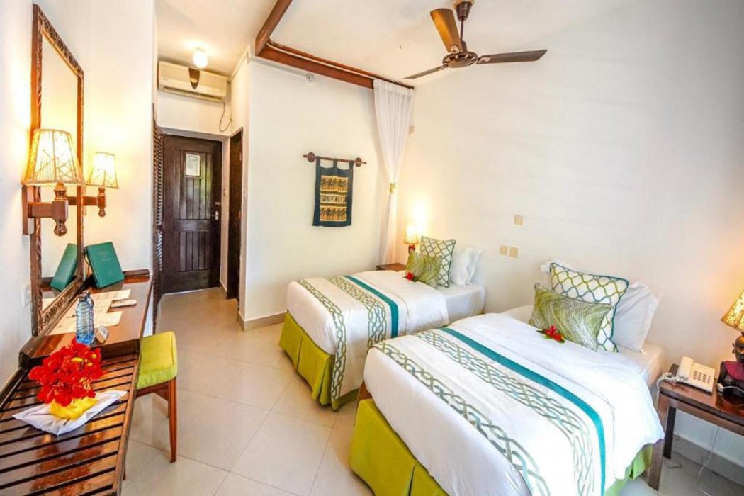 Papillon Lagoon Reef Hotel 11/61