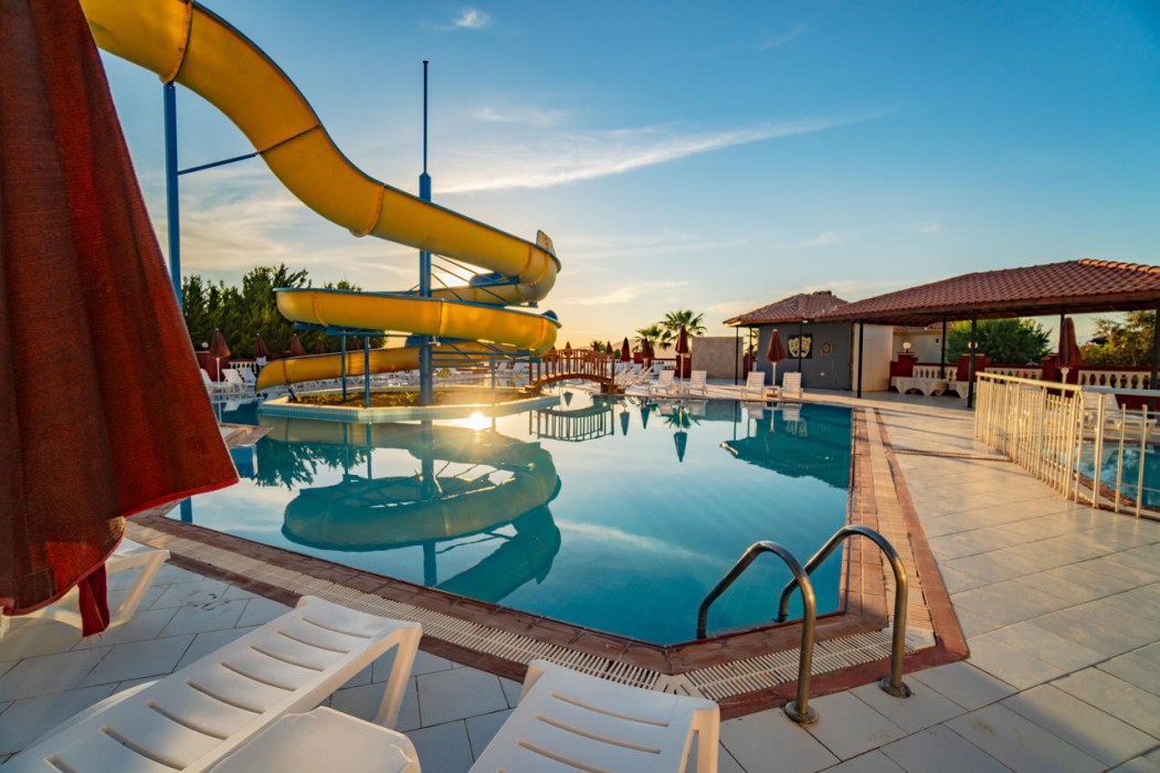 Sunshine Holiday Resort 34/66