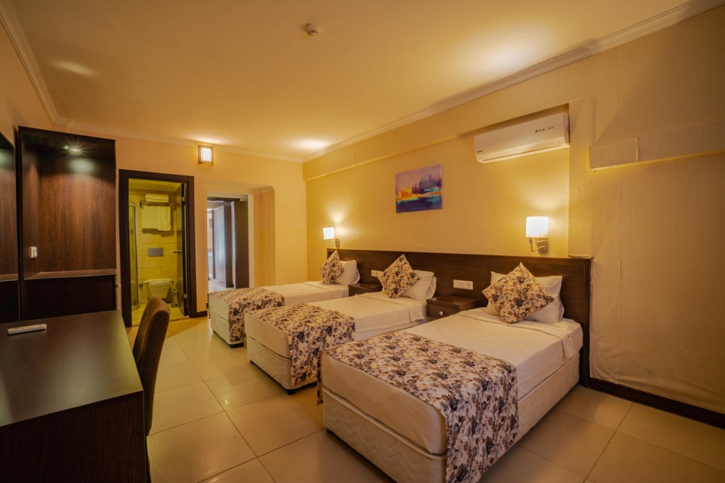 Sunshine Holiday Resort 12/66