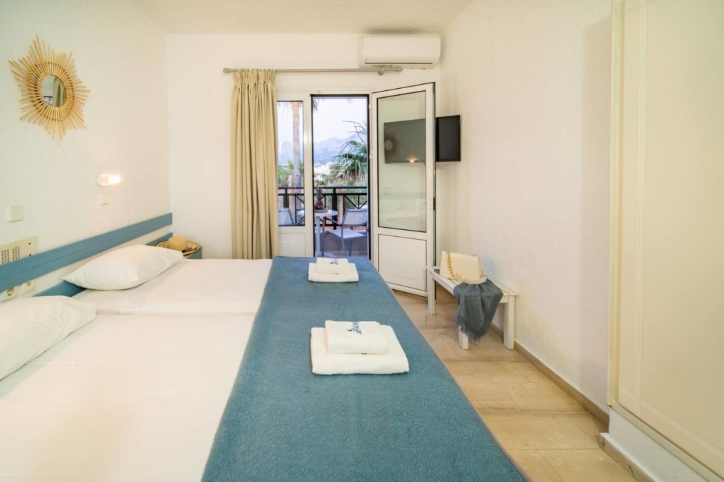 Aeolos Beach Resort Crete 6/92