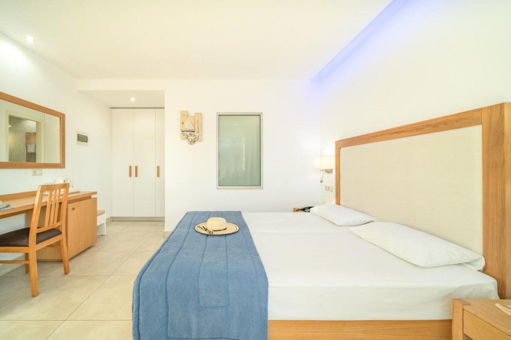 Aeolos Beach Resort Crete 11/92