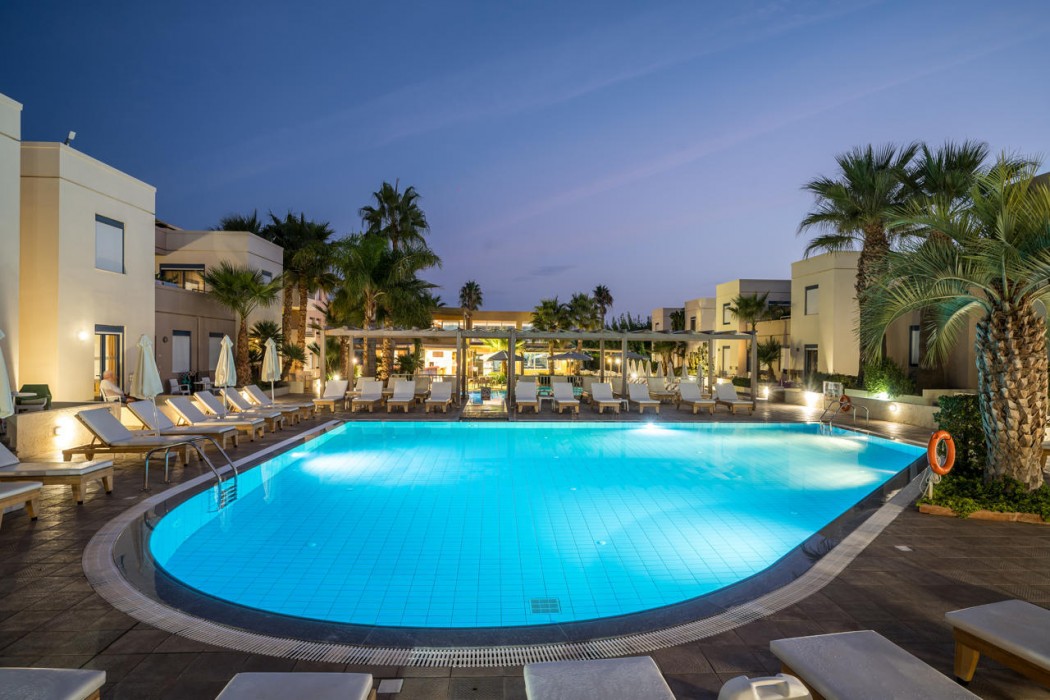 Meropi Hotel and Apartments 42/69