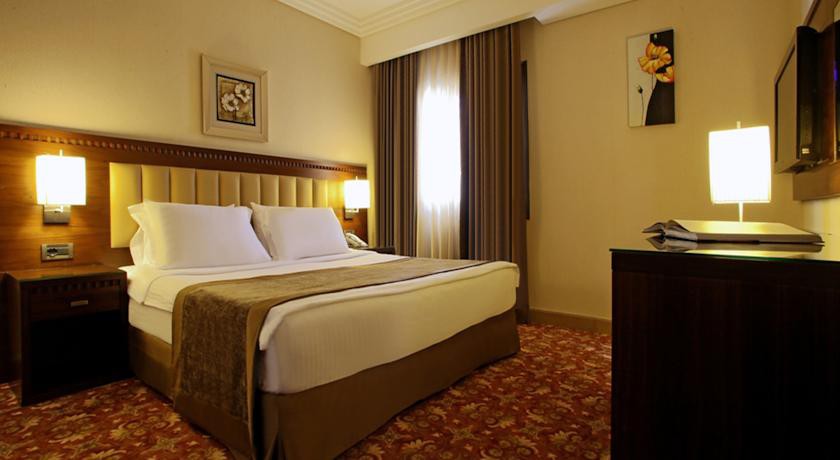 Lancaster Suites Raouche 8/38