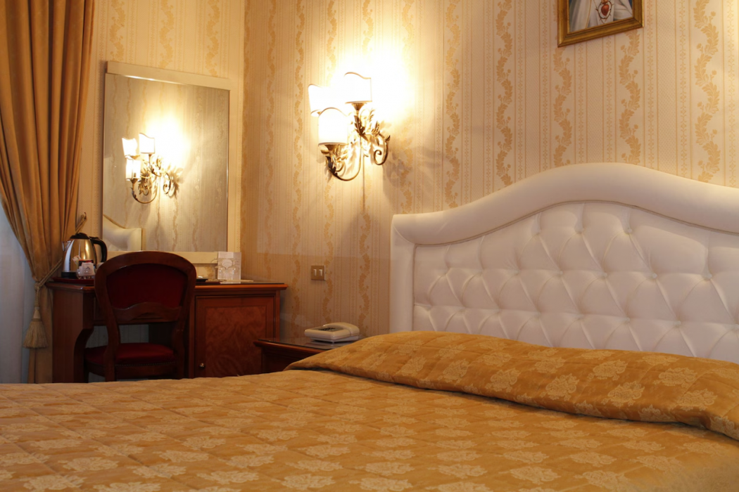 Hotel Eliseo 7/35