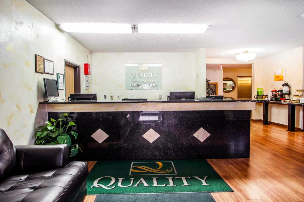 Quality Inn & Suites Champaign North - Urbana 6/23