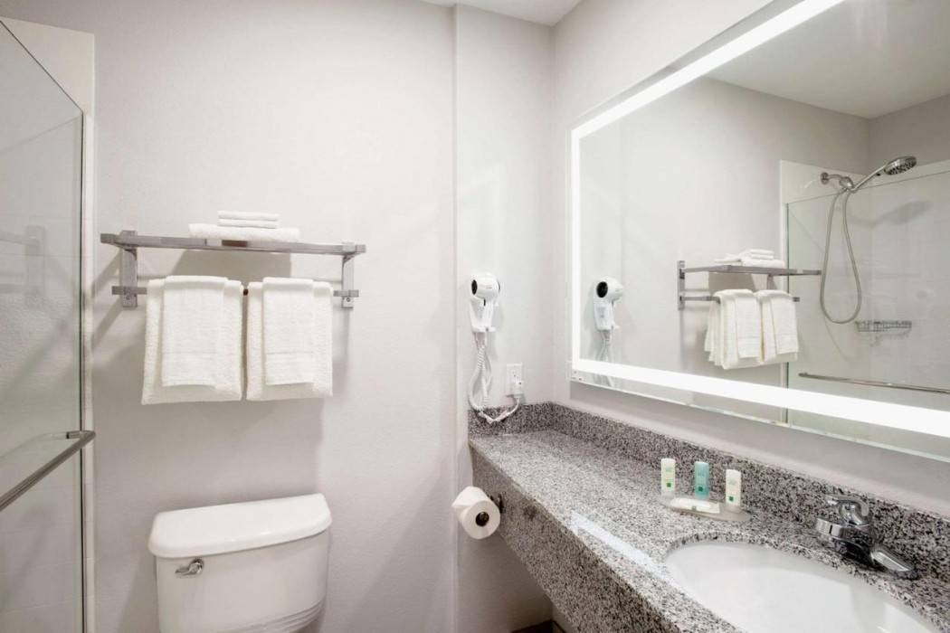 Quality Inn and Suites Winnipeg 12/26