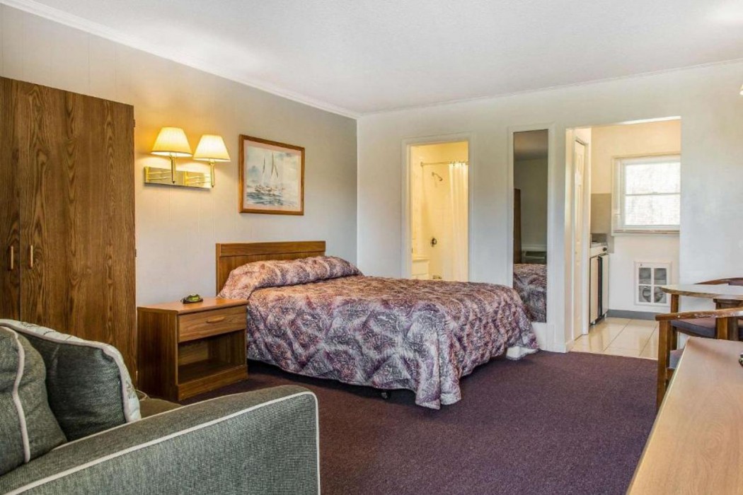 Rodeway Inn Waterford - New London 14/29