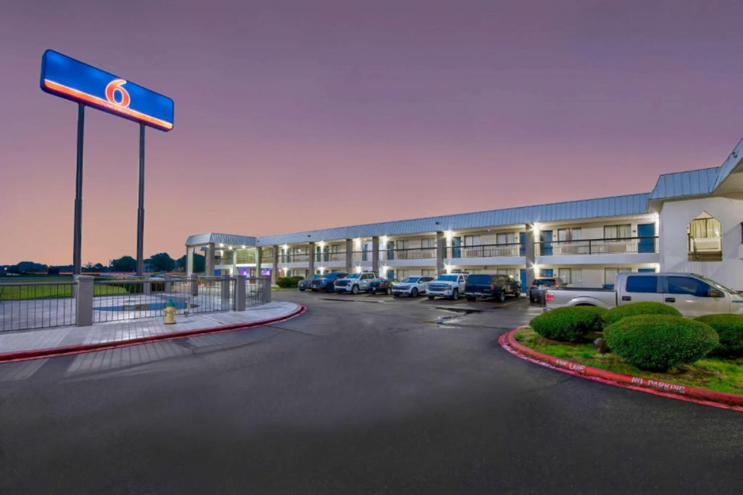 Motel6 Texarkana, TX image