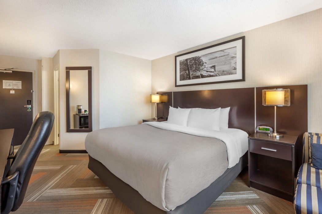Quality Hotel Burlington, ON 17/37