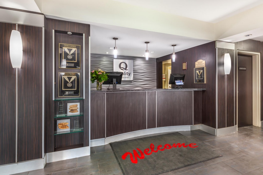 Lobby at Quality Hotel Burlington, ON, BURLINGTON - ONTARIO