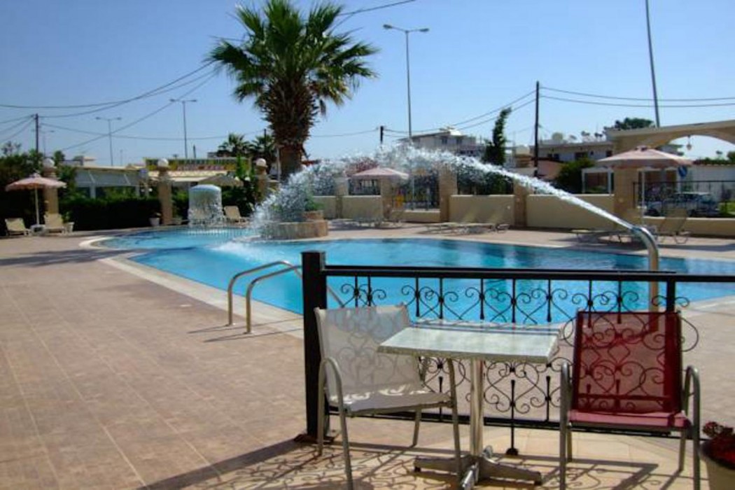 Antonios Hotel 40/62