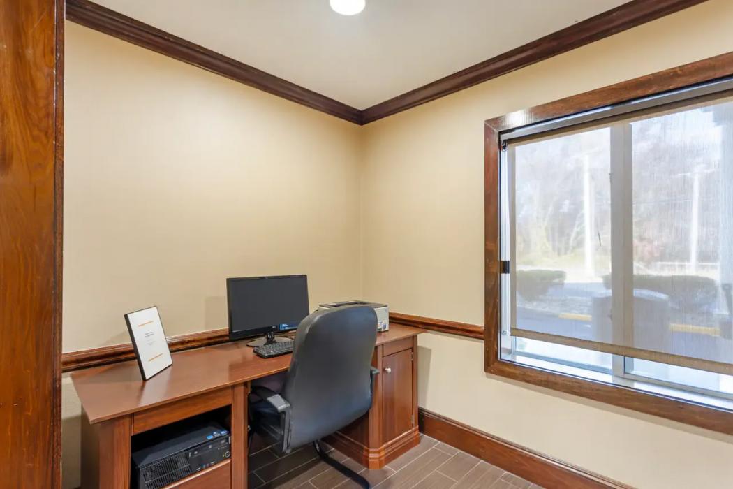 Comfort Inn & Suites Carneys Point - Pennsville 20/35
