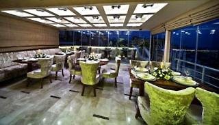 Q Inn Hotel 14/26