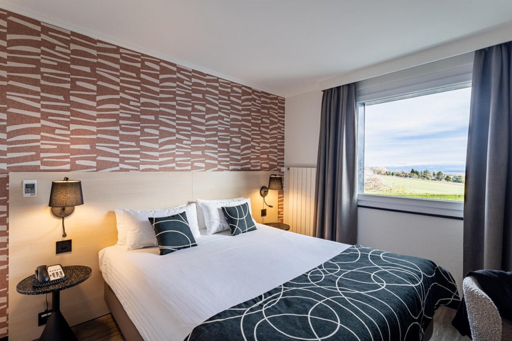 Room at Everness Hotel and Resort, CHAVANNES DE BOGIS