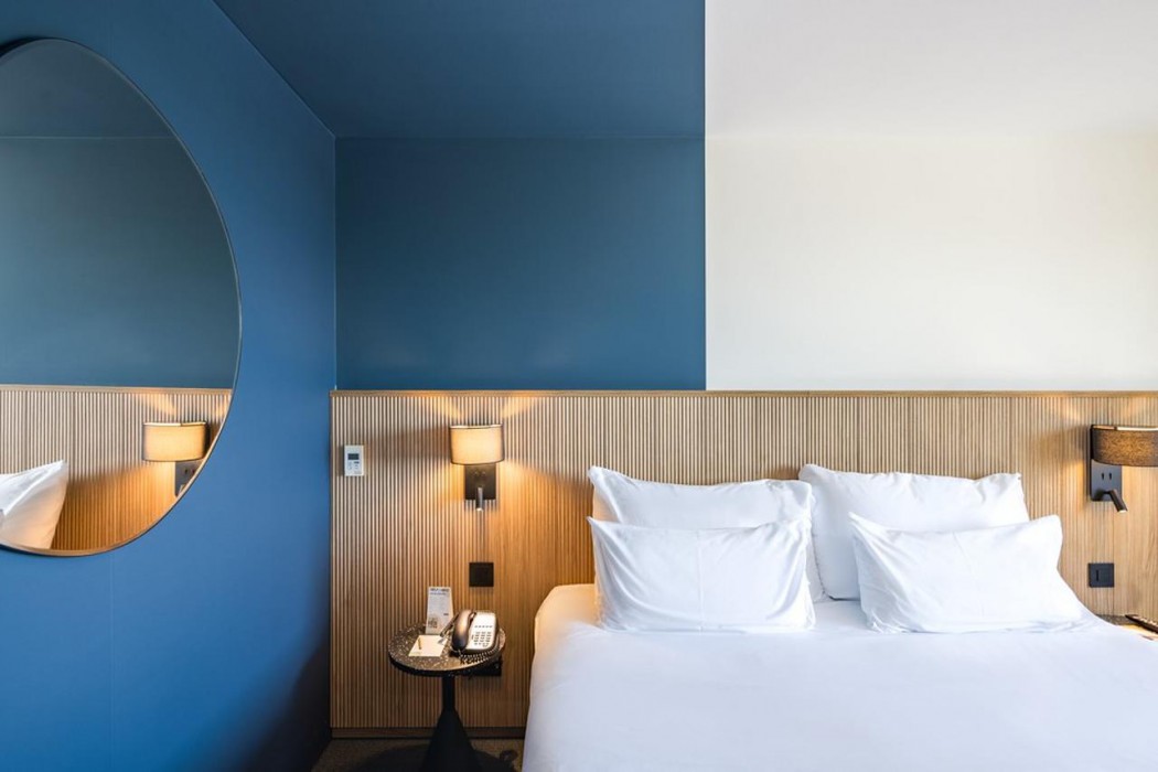 Everness Hotel and Resort 9/71
