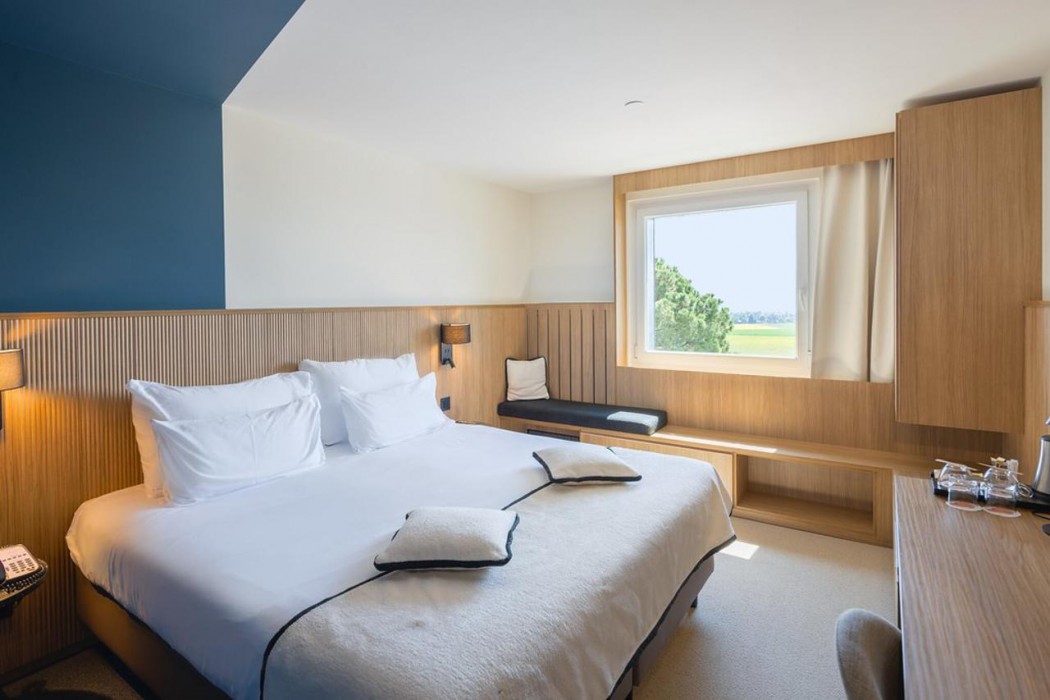 Everness Hotel and Resort 5/71