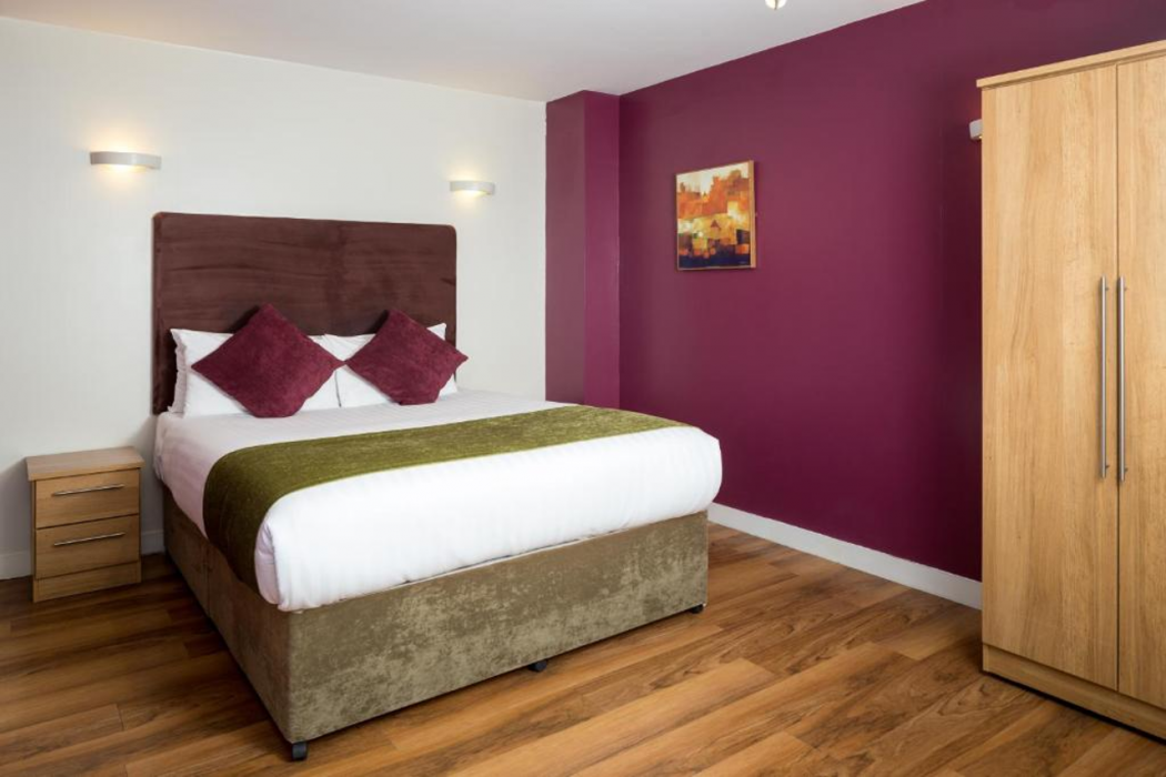 Roomzzz Leeds Headingley 11/49