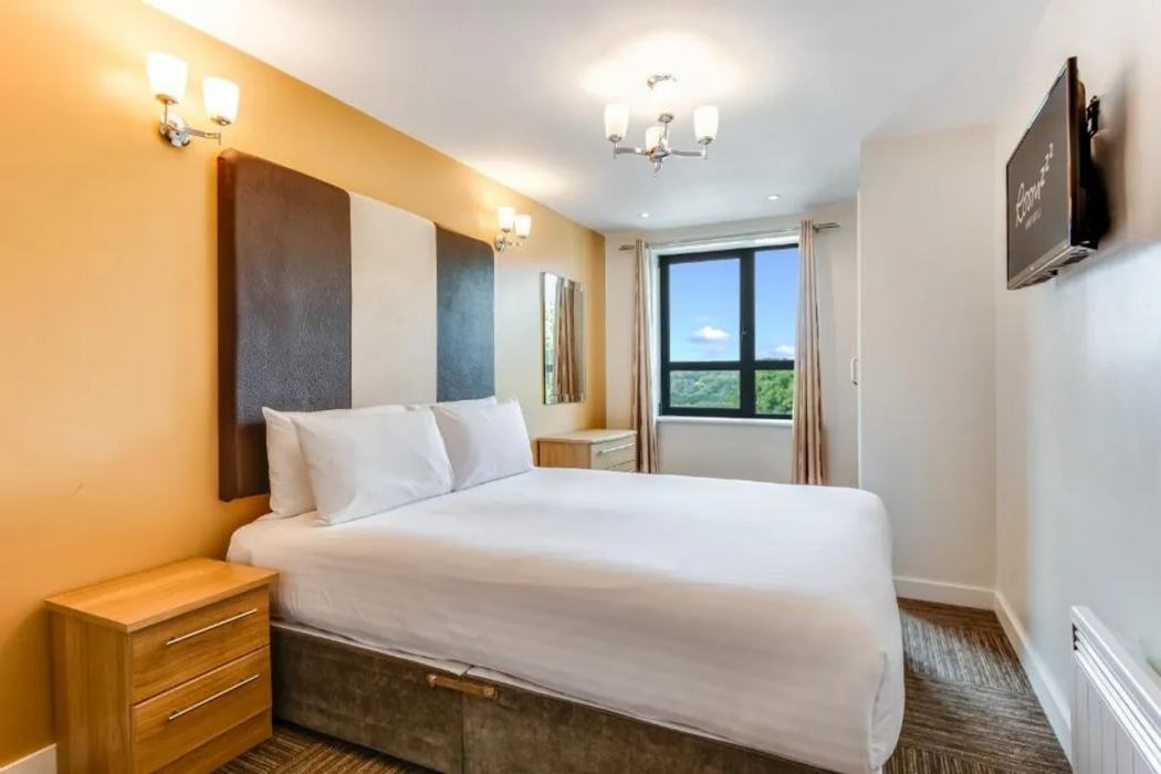 Roomzzz Leeds Headingley 10/49
