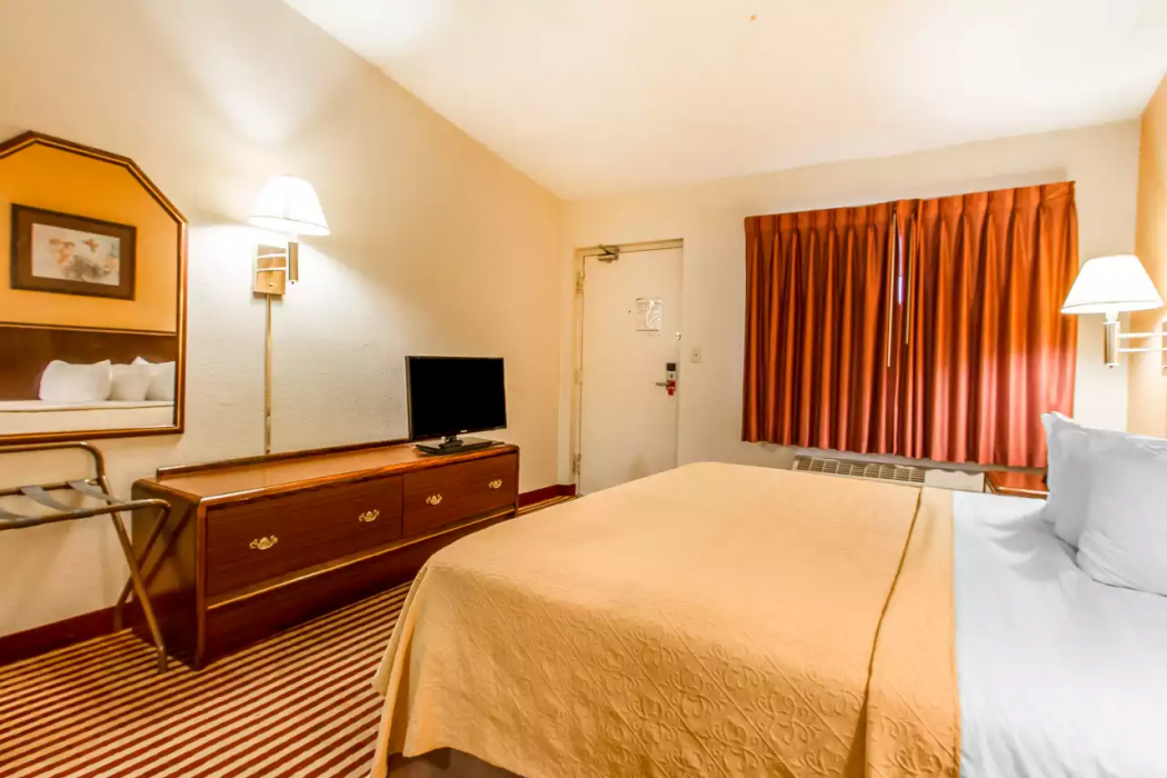 Rodeway Inn Bloomington - Normal West 10/33
