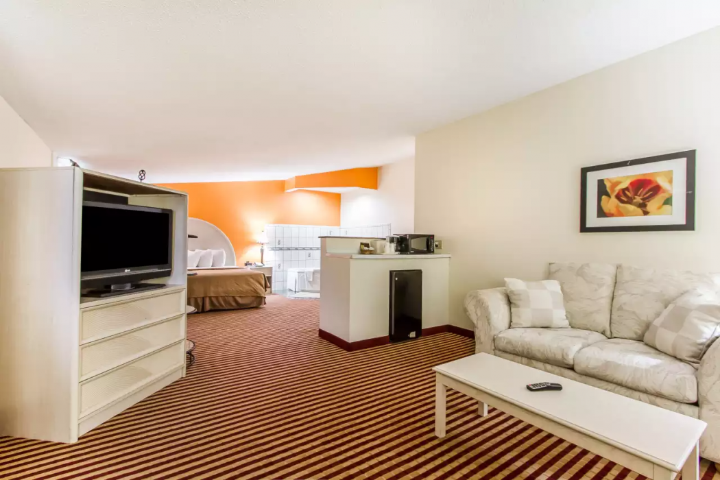 Rodeway Inn Bloomington - Normal West 17/33