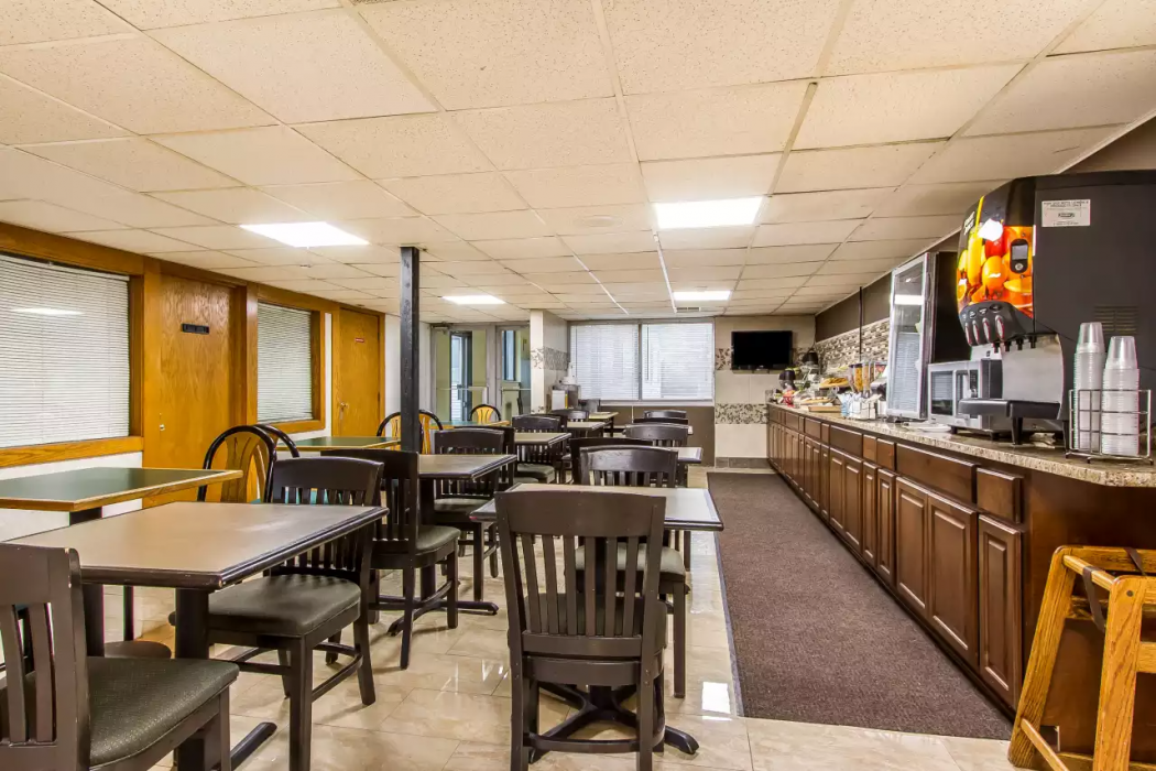 Rodeway Inn Bloomington - Normal West 22/33