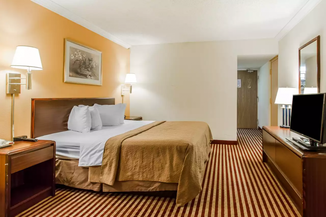 Rodeway Inn Bloomington - Normal West 13/33