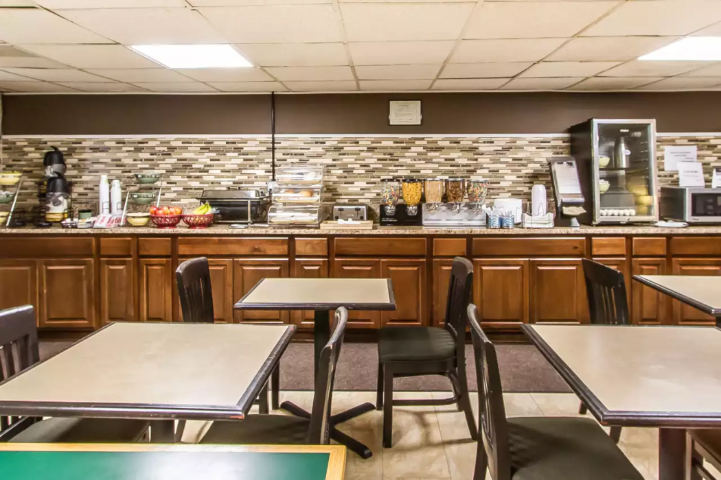Rodeway Inn Bloomington - Normal West 21/33