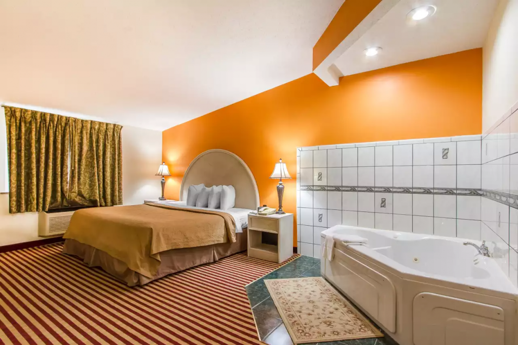 Rodeway Inn Bloomington - Normal West 15/33