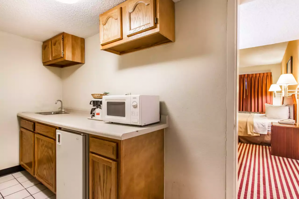 Rodeway Inn Bloomington - Normal West 9/33