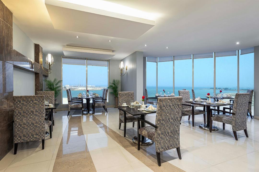 فندق مينا الجبيل سابقا جولدن توليب(Razana Hotel Al Jubail) 32/60