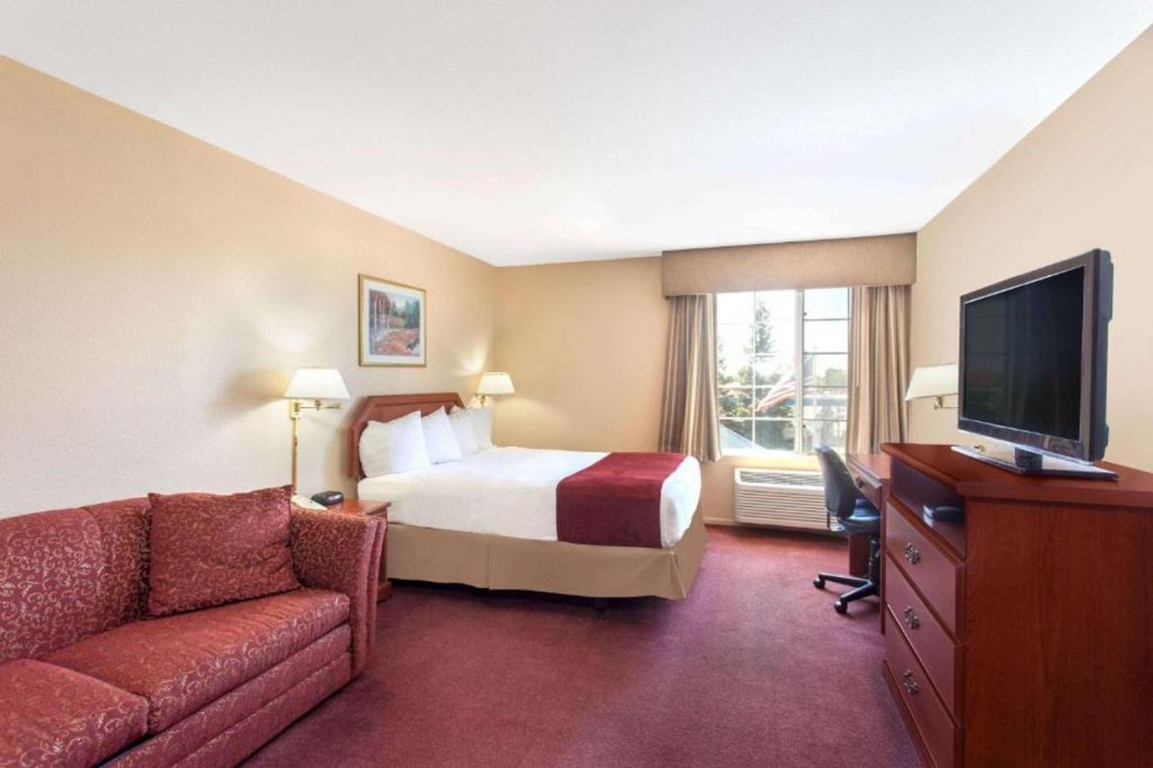 Ramada By Wyndham Fresno Northwest 12/28