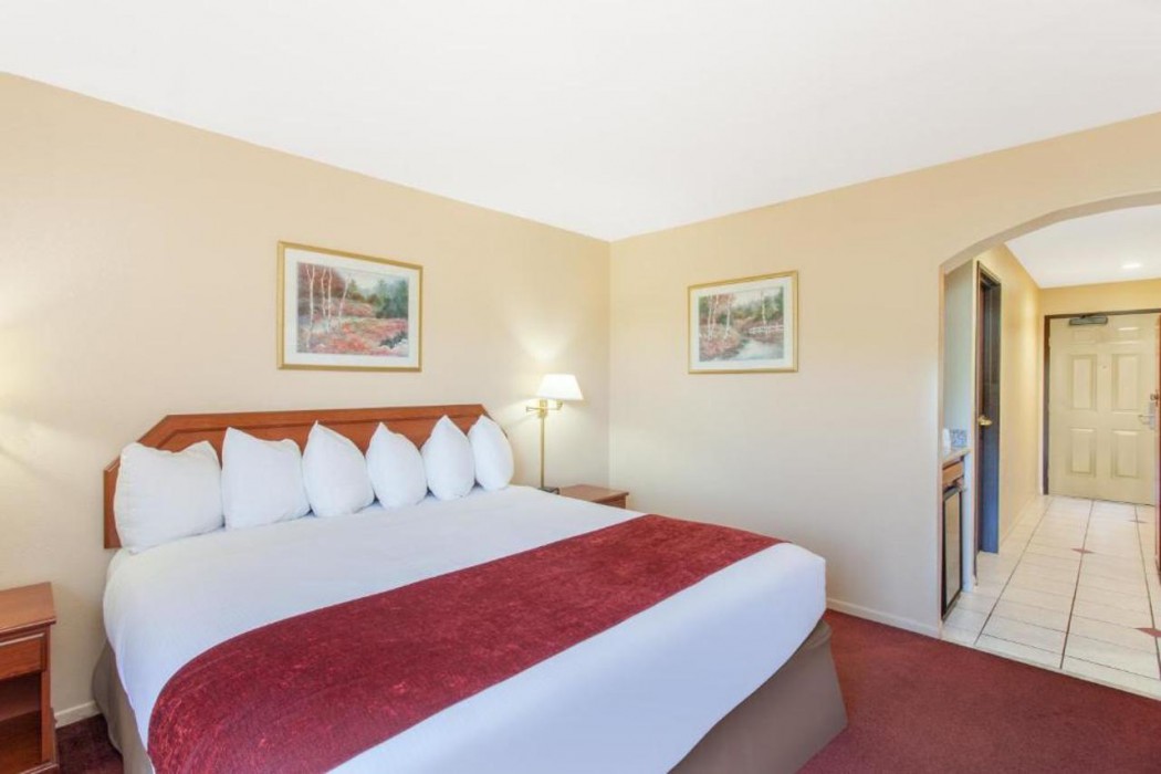 Ramada By Wyndham Fresno Northwest 15/28