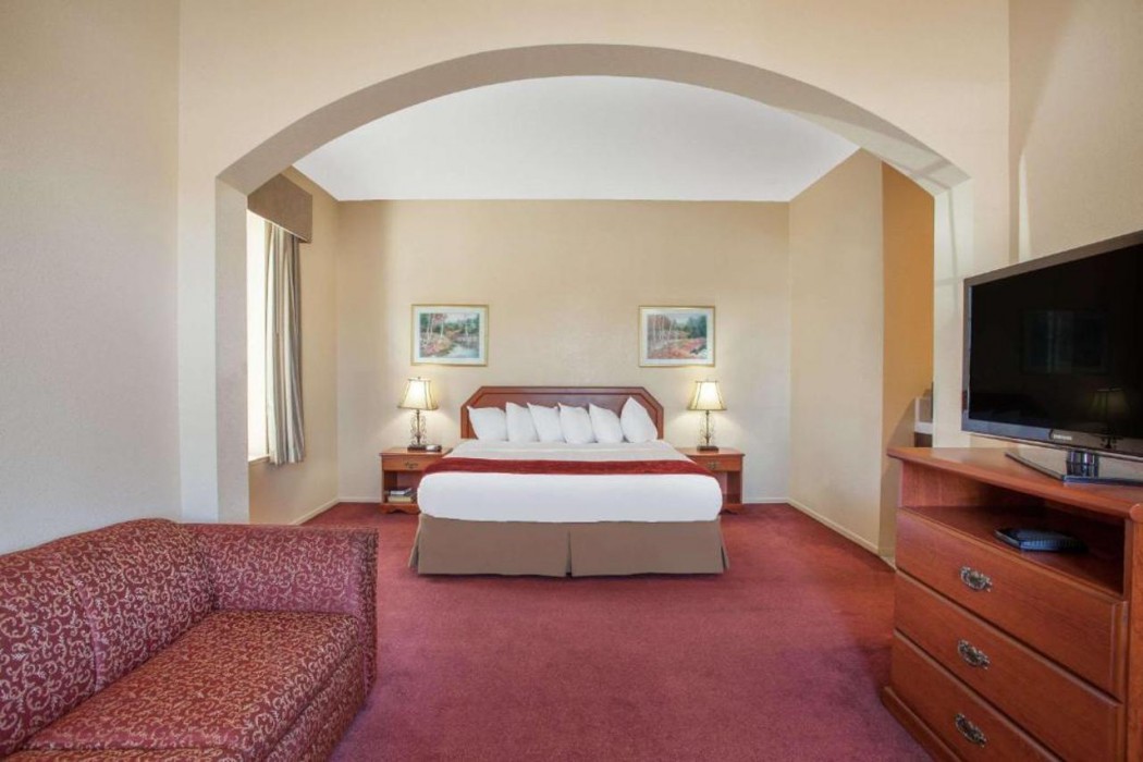 Ramada By Wyndham Fresno Northwest 9/28