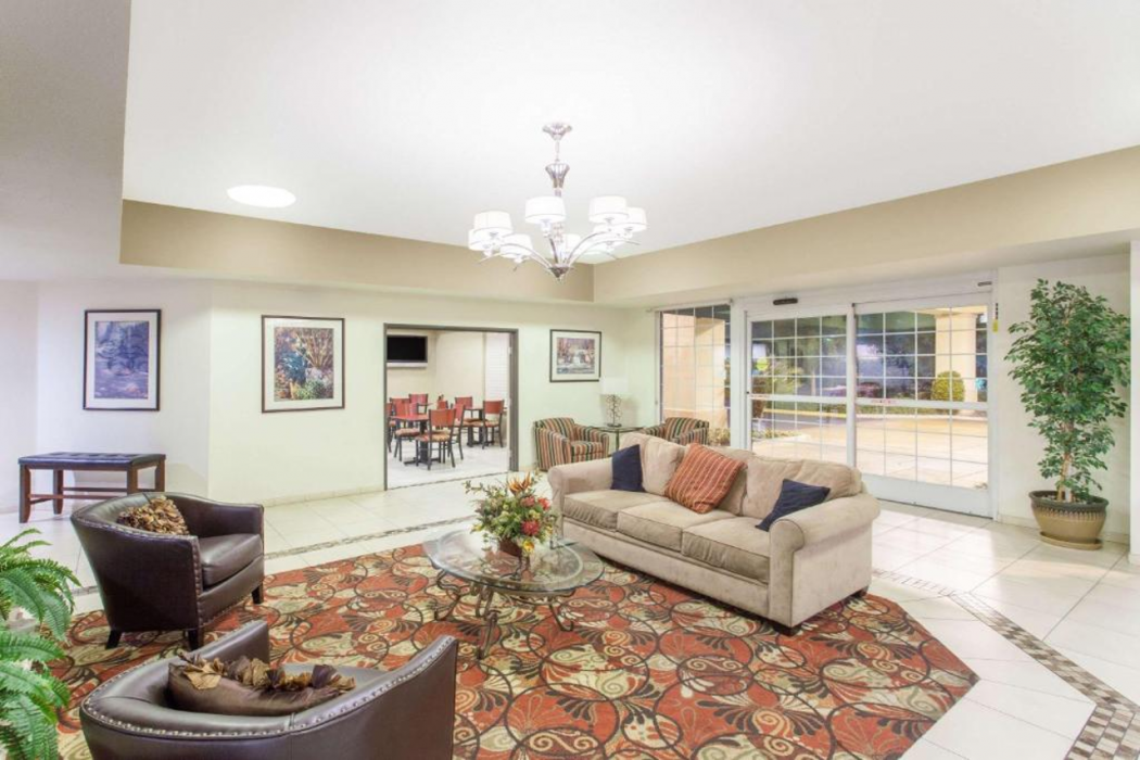 Ramada By Wyndham Fresno Northwest 4/28