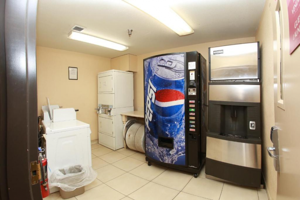 Ramada By Wyndham Fresno Northwest 16/28