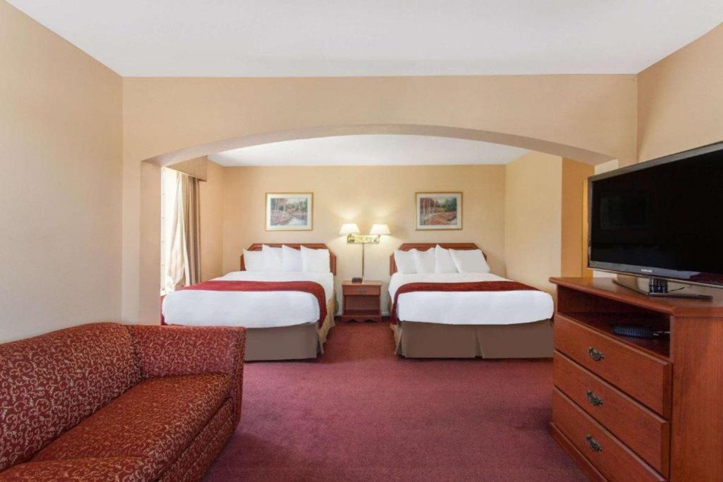 Ramada By Wyndham Fresno Northwest 7/28