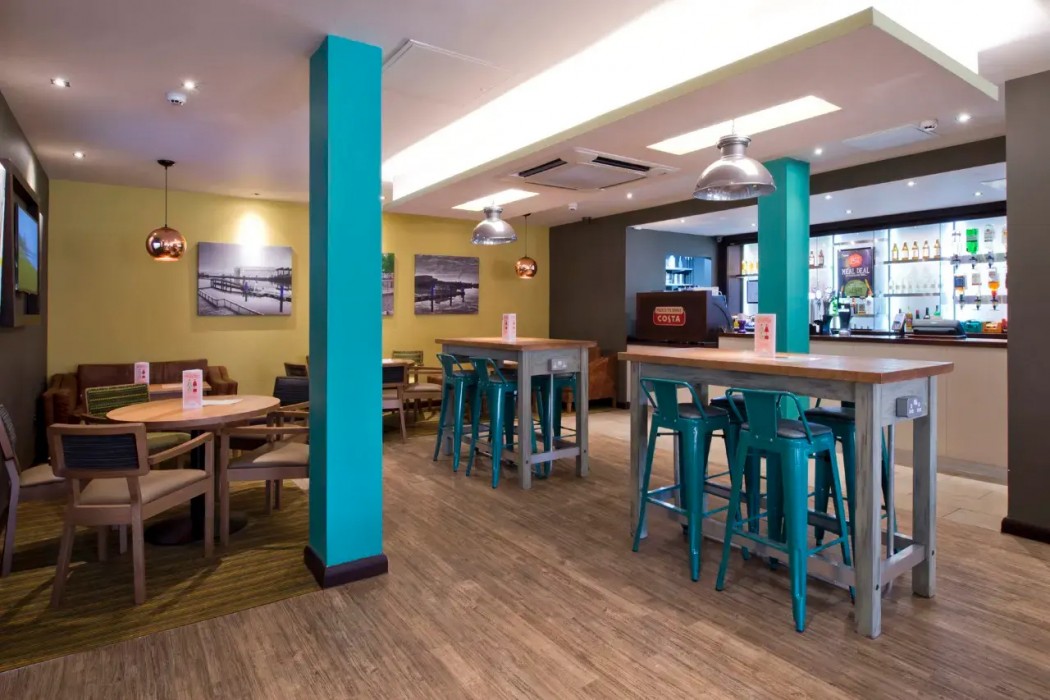Premier Inn Glasgow Braehead 24/41