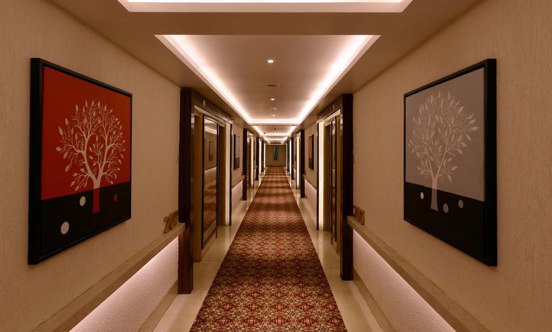 Golden Tulip 10/19