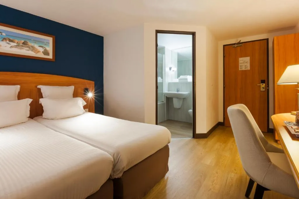 Comfort Hotel Evreux 8/23